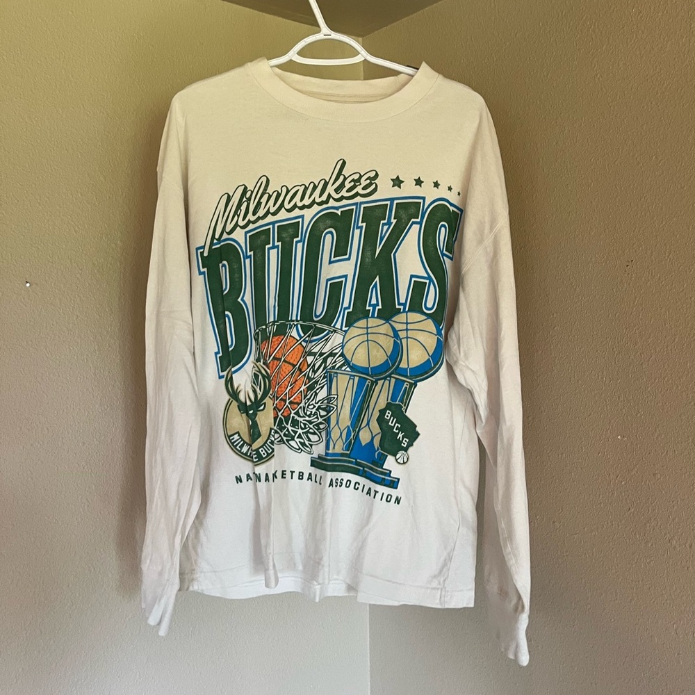 Abercrombie & Fitch Milwaukee Bucks Long Sleeve T-shirt